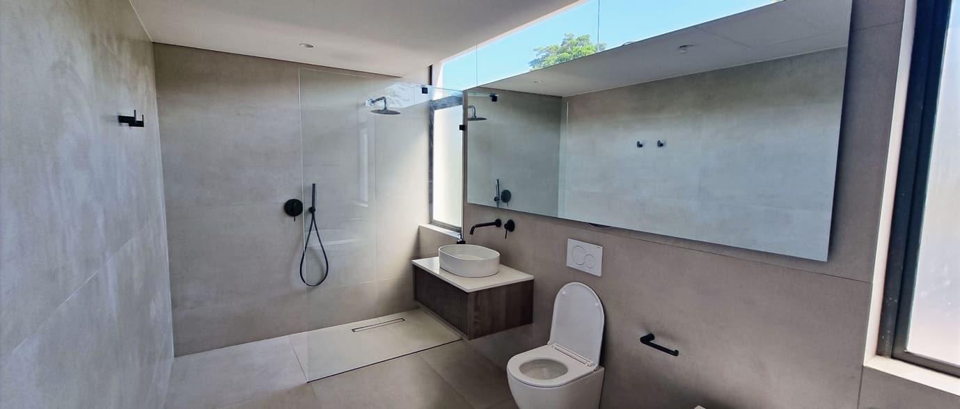 Frameless Showers