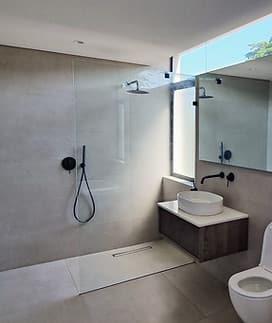 Frameless Shower Screens